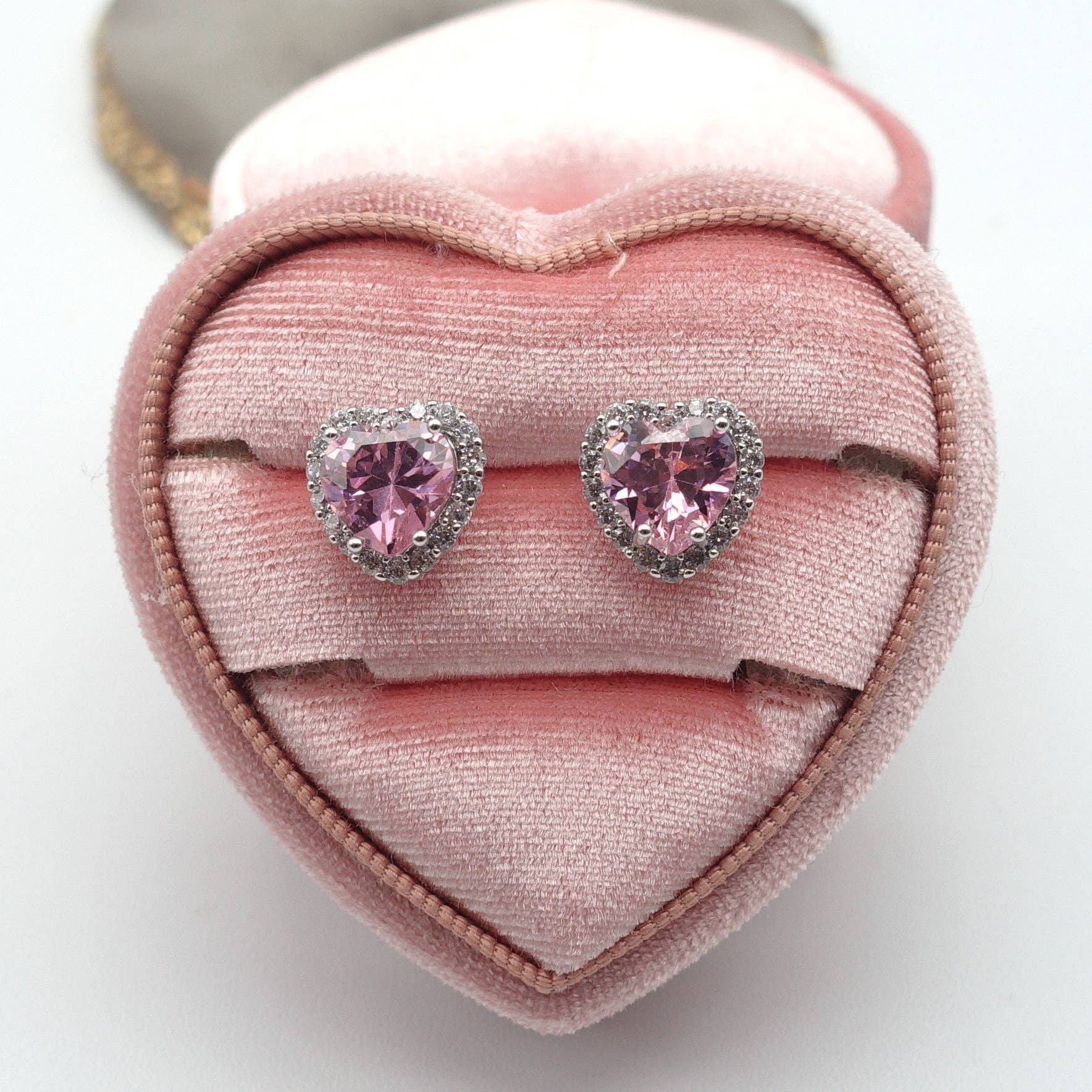 Daemon srls - Wholesale Stud/Post Earrings - DIANA ~Orecchini a bottone con cubic zirconia a forma di cuore25