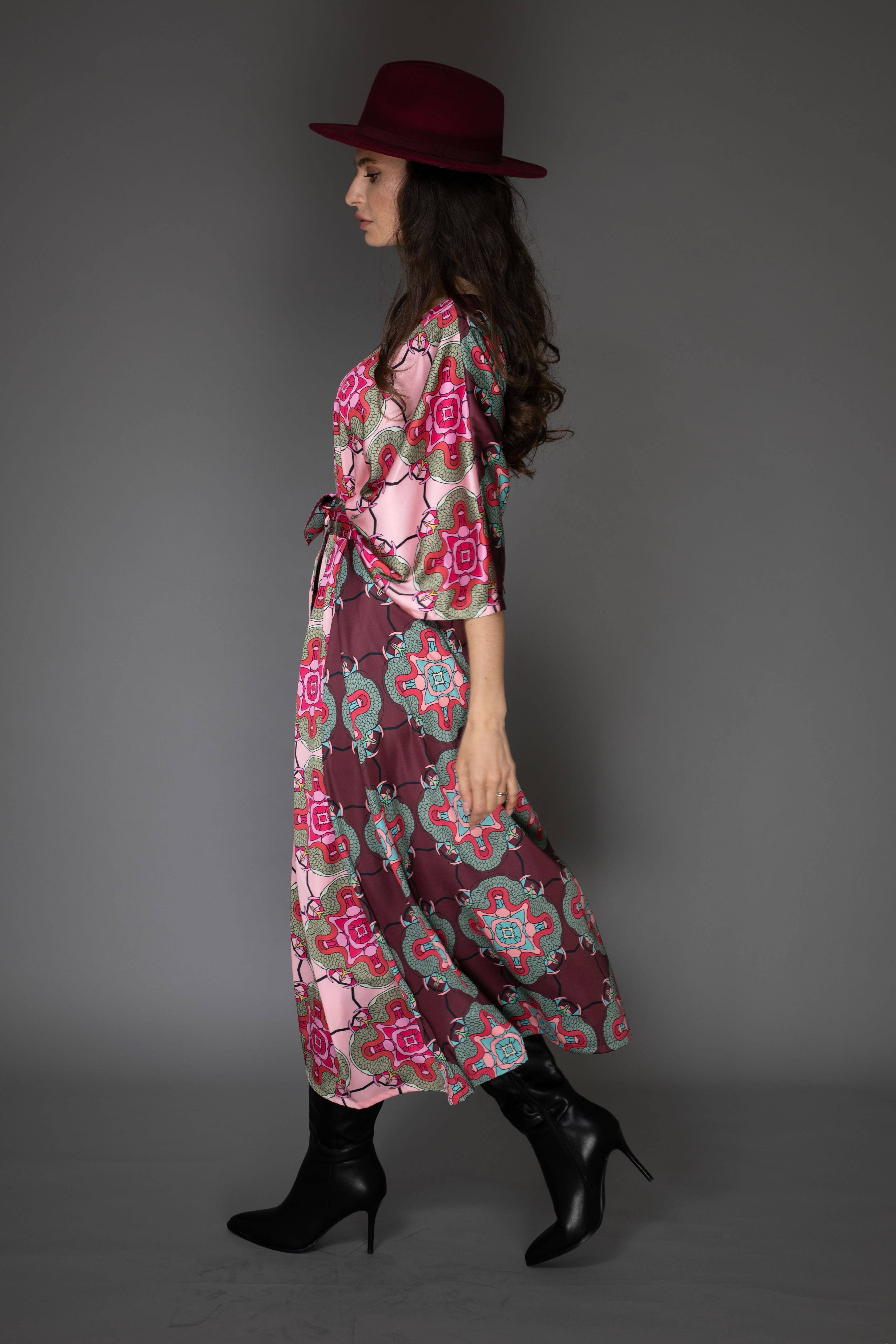 Nuvula – wholesale Kaftan – Women's – Pink Abstract Multicolor Belted V-Neck Kaftan Satin Dress1