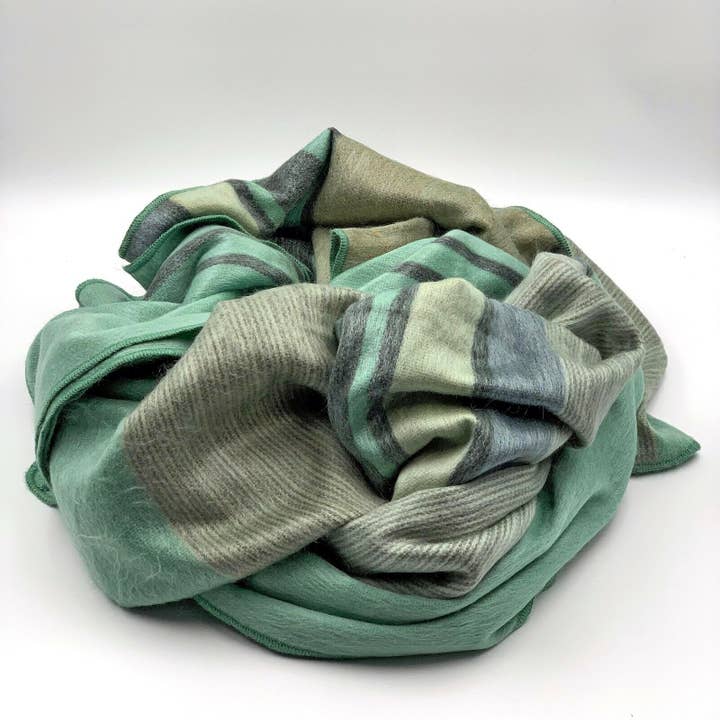 ECUALAMA – wholesale Prydnadsfilt – Baby Alpacka Ullpläd - Randig Aqua/Grön