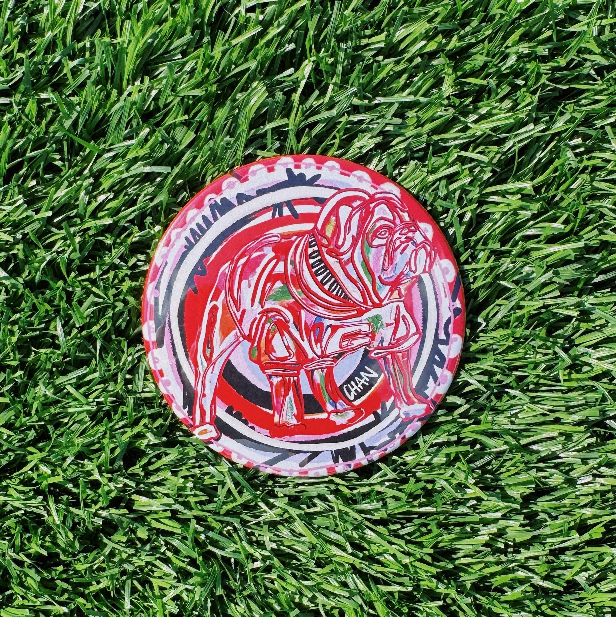 chanartchanart - Vente Épinglettes/boutons - Bouton Dawg abstrait