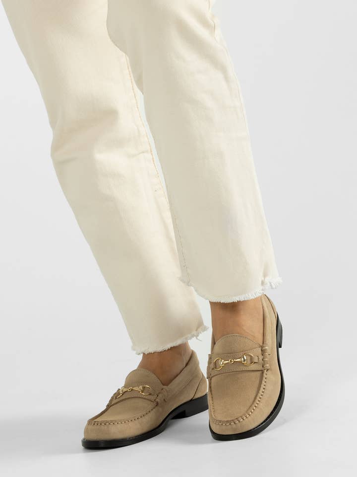 Sarah Buckle - light beige suede for wholesale by Atlanta Mocassin