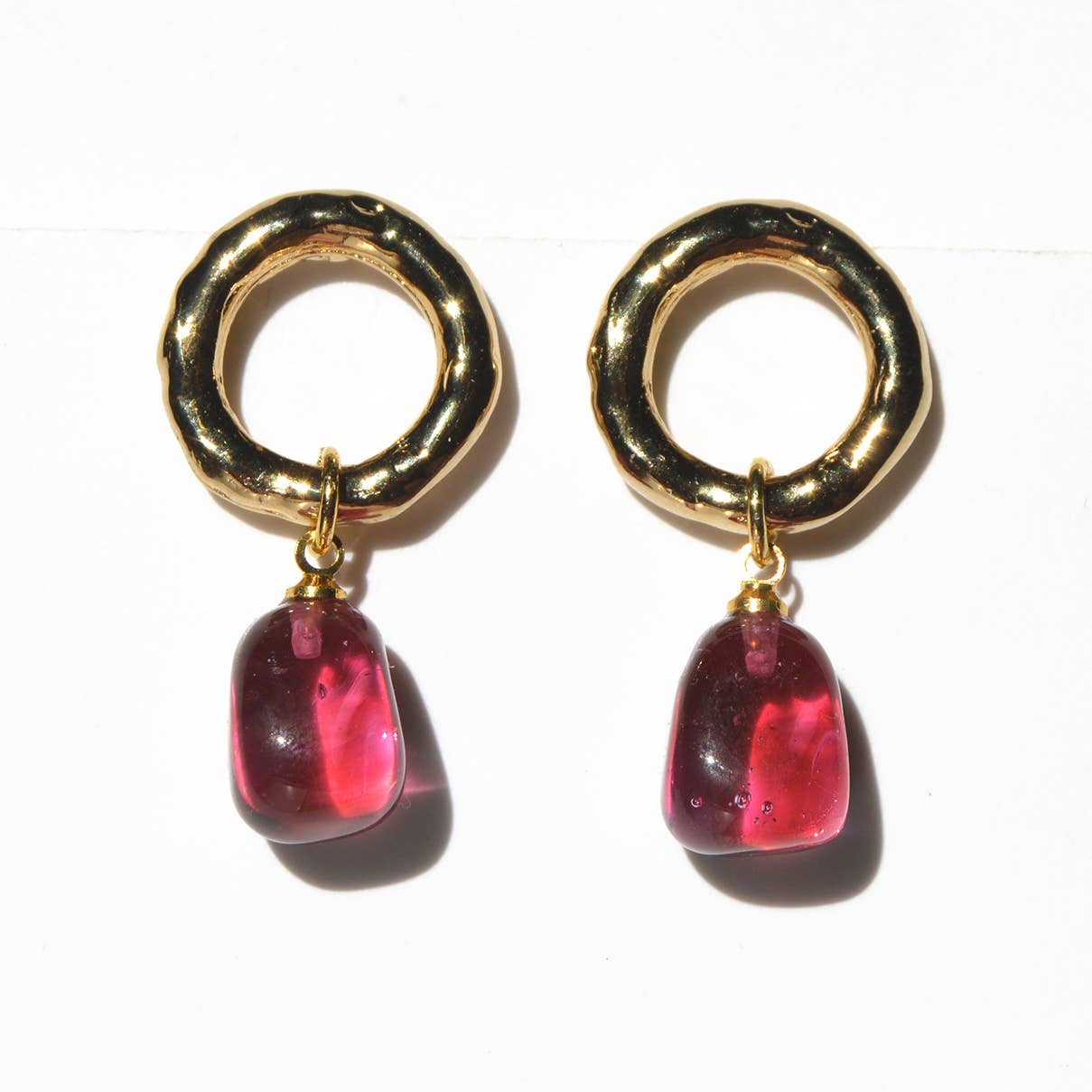 Chama Navarro – Brincos de argola por atacado – Brincos médios LALETI com argola e vidro de Murano2