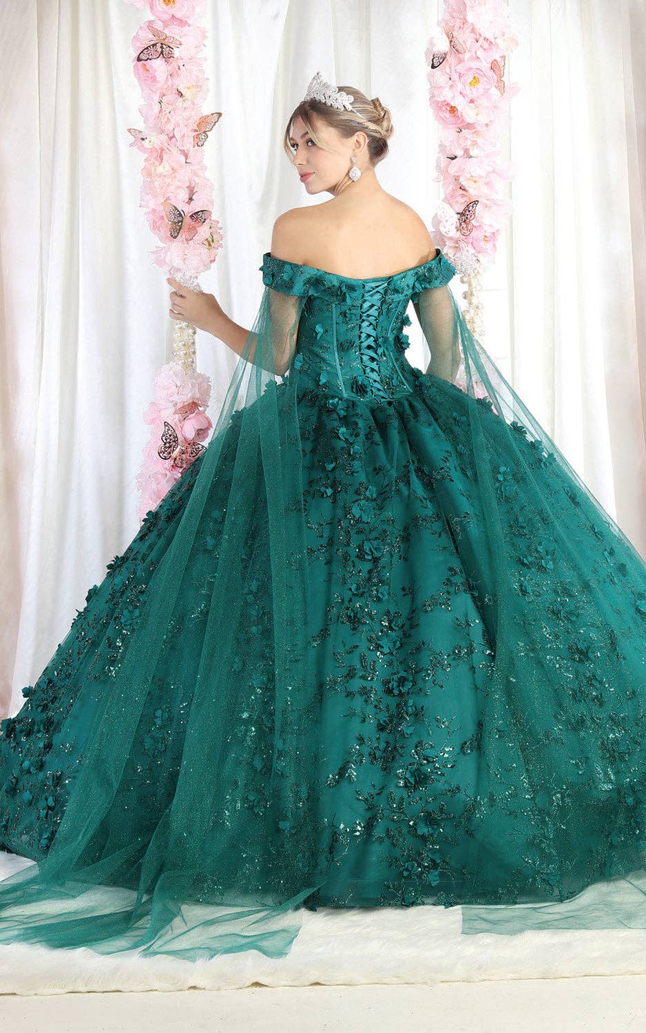 LA Merchandise - Vente Robe de soirée – femme - Robe de Quinceañera LA184 à épaules dénudées avec appliques florales6