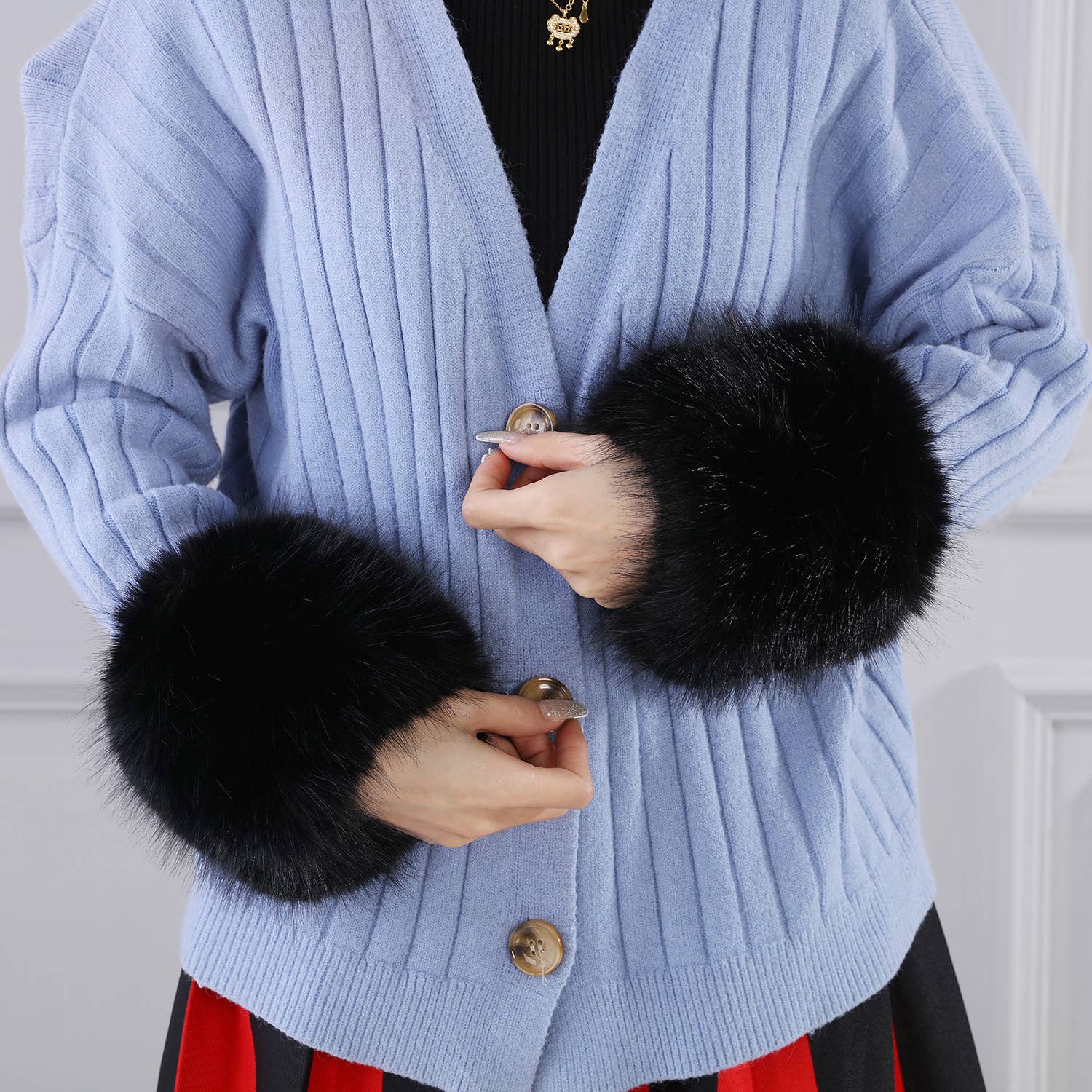 PEACH ACCESSORIES - Wholesale Fur/Faux Fur Coat - Women's - Glamorous Faux Fur Cuffs 00812