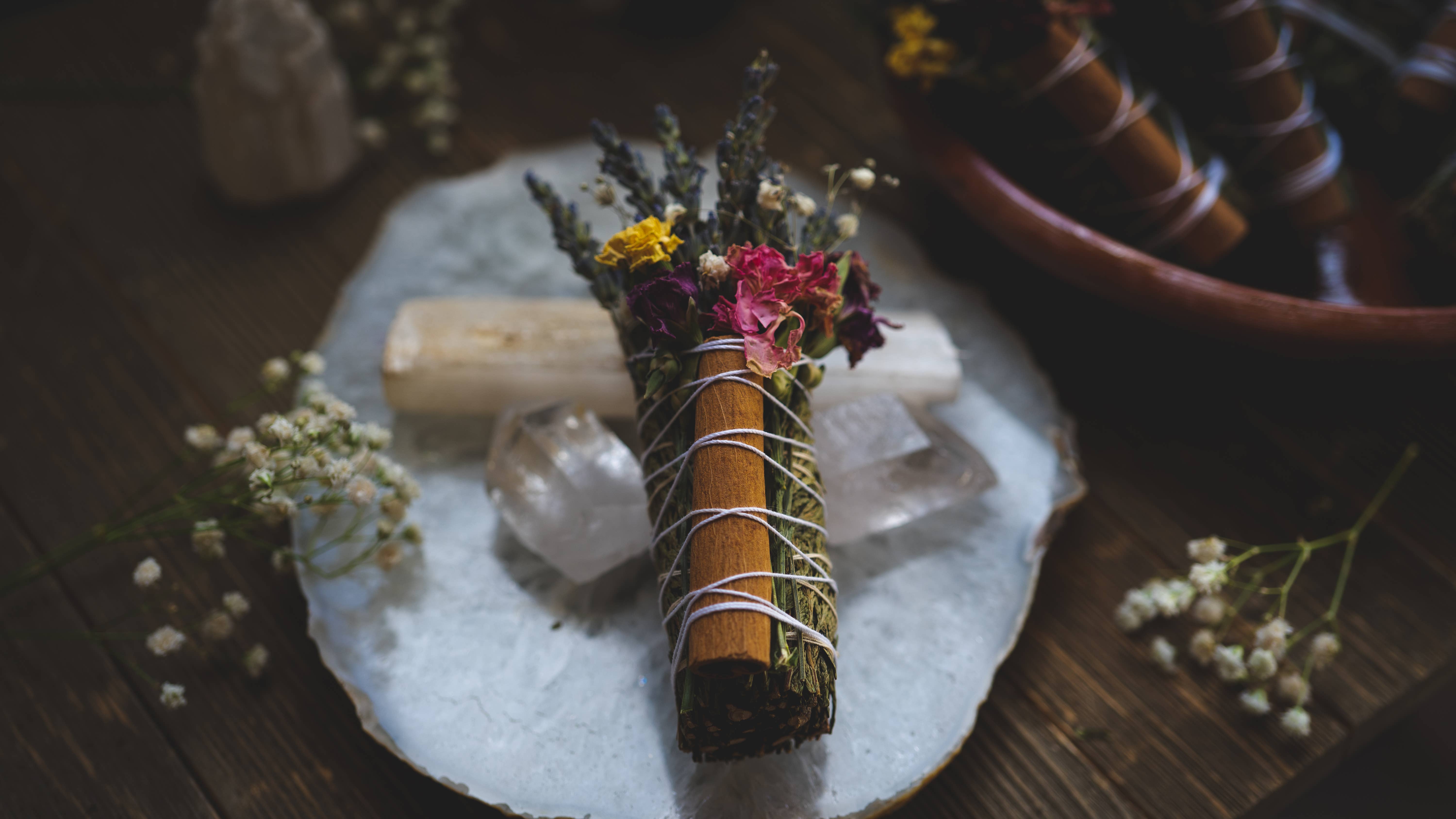 Yolia Botanica - Wholesale Sage Bundle - Cedar & Cinnamon Floral Bundles - No White Sage2