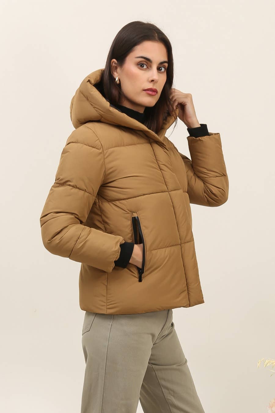 Attrait Paris - Wholesale Puffer Jacket - Women's - Short hooded jacket with side edges20
