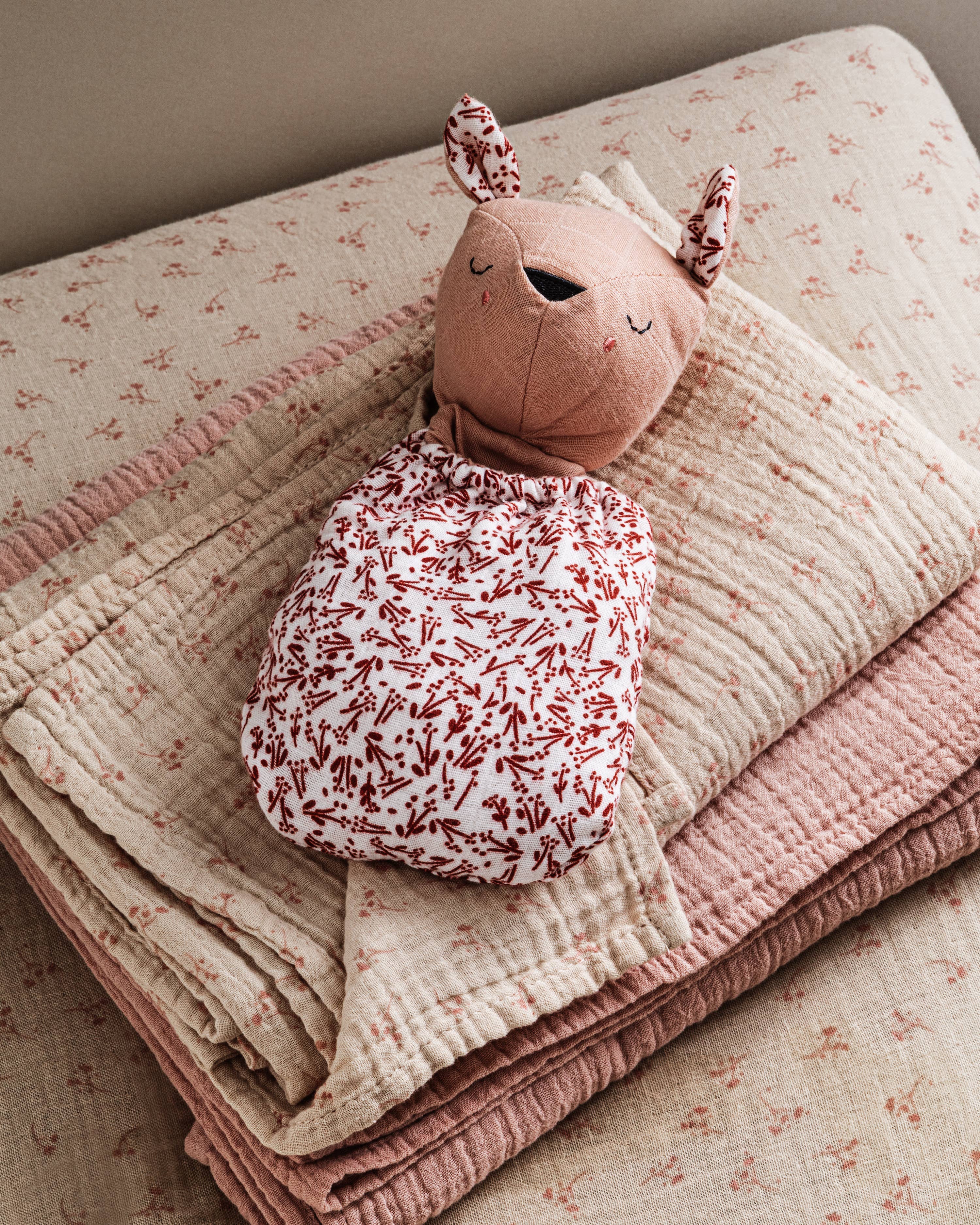 MAISON RUE LLC. - Wholesale Security/Cuddle Blanket - Baby - Pocket Pals10