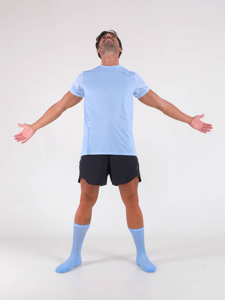 T-shirt bleu clair Elements pour la vente par Zymetric