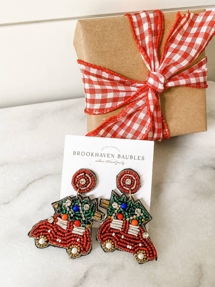 Boucles d'oreilles tendance en forme de sapin de Noël avec perles pour la vente par Brookhaven Baubles