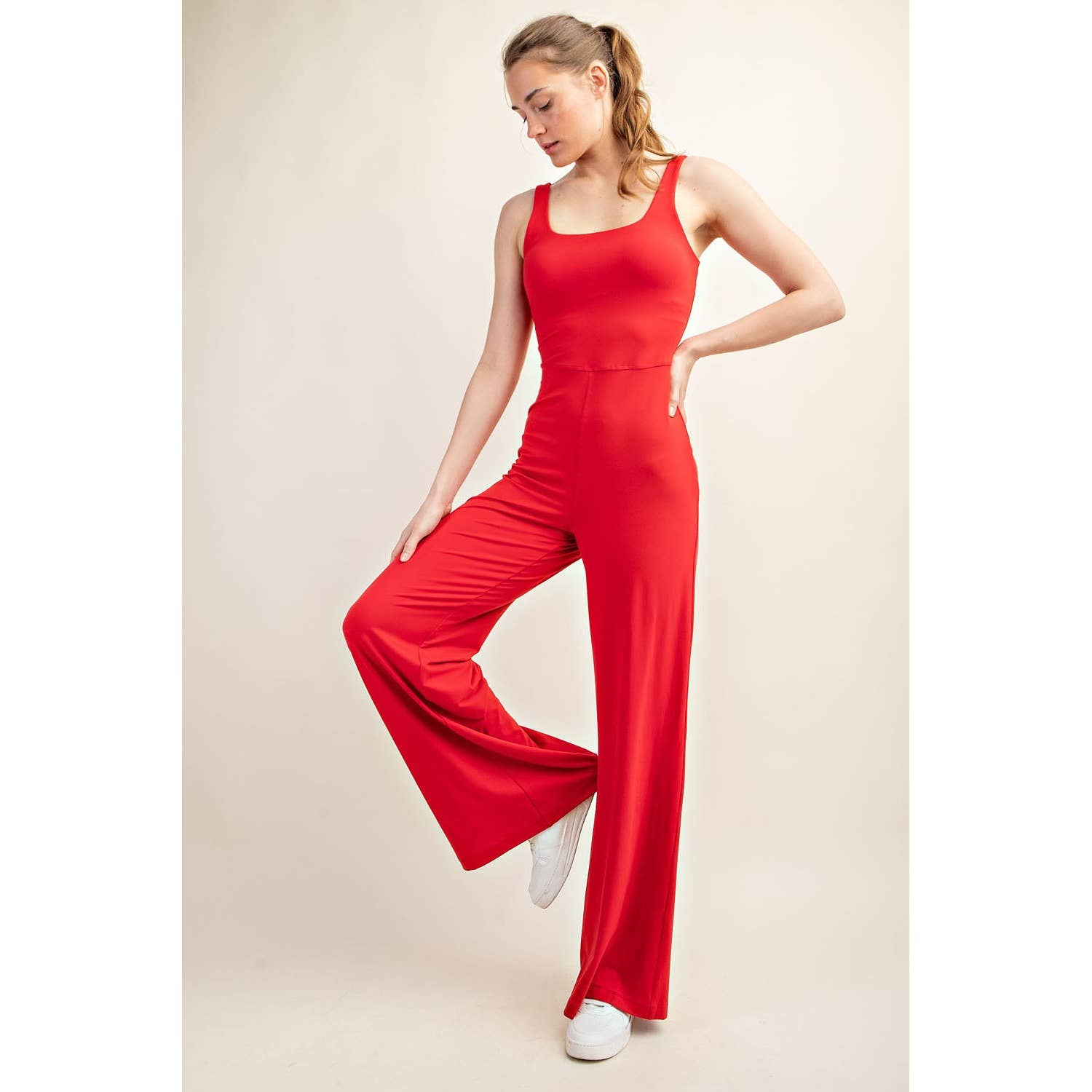 Rae Mode - Wholesale Jumpsuit - Dames - JUMPSUIT MET WIJDE PIJPEN VAN GERECYCLEDE BOTER15