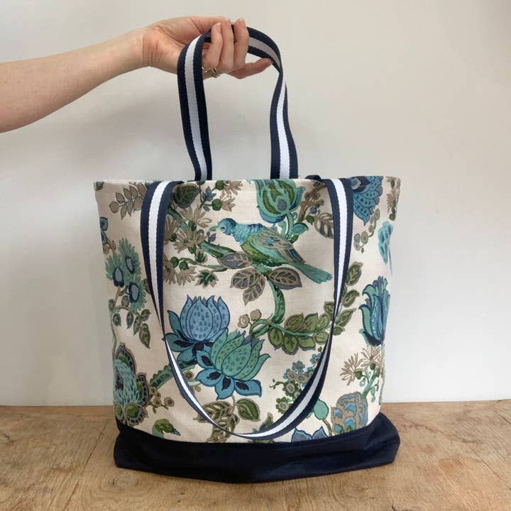 Vintage Shopper for wholesale by Elka