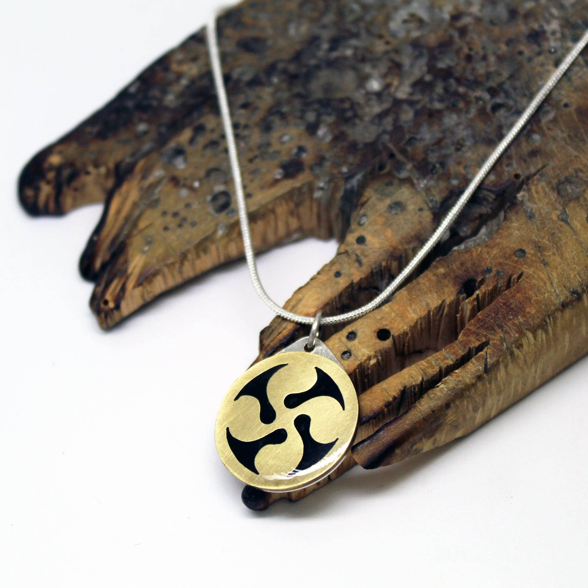 Plataica - Wholesale Pendant/Charm Necklace - Lauburu pendant in 925 silver and brass6
