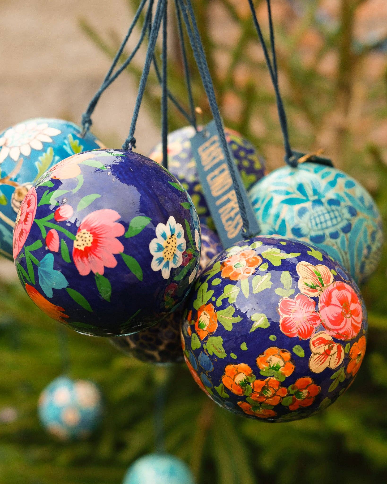 East End Press – wholesale Ornament – UK/EU: Dark Blue Blossoms Bauble12