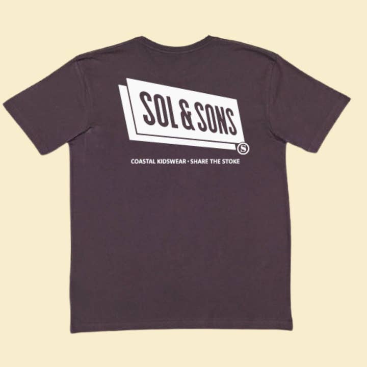 T-shirt en mousse Clark pour la vente par Sol & Sons Coastal Kidswear