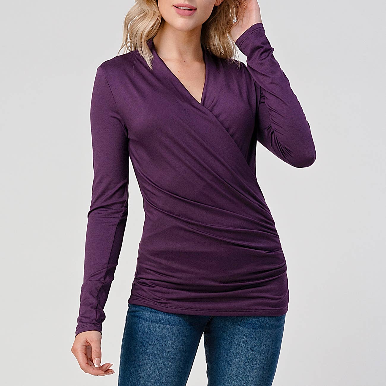 Heimious – Engroshandel Strikket top - Dame – Heimious fitted modal jersey bluse med slå-om, lange ærmer og plisserede detaljer38