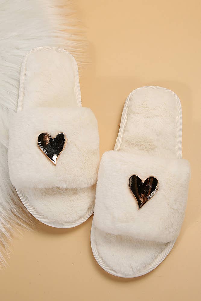 UNISHE - Wholesale Slippers - Women's - Heart Pendant Fluffy Slippers ZK7013