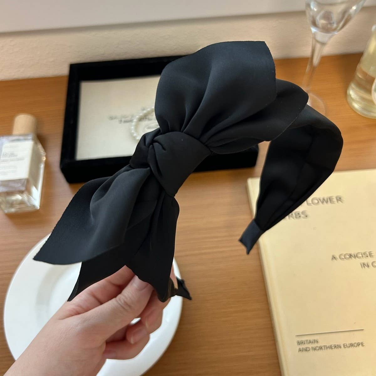 ACCITY - Wholesale Fashion Headband - Women's - RETRO BOW STYLISH SIMPLE HEADBAND_CWAHA28590