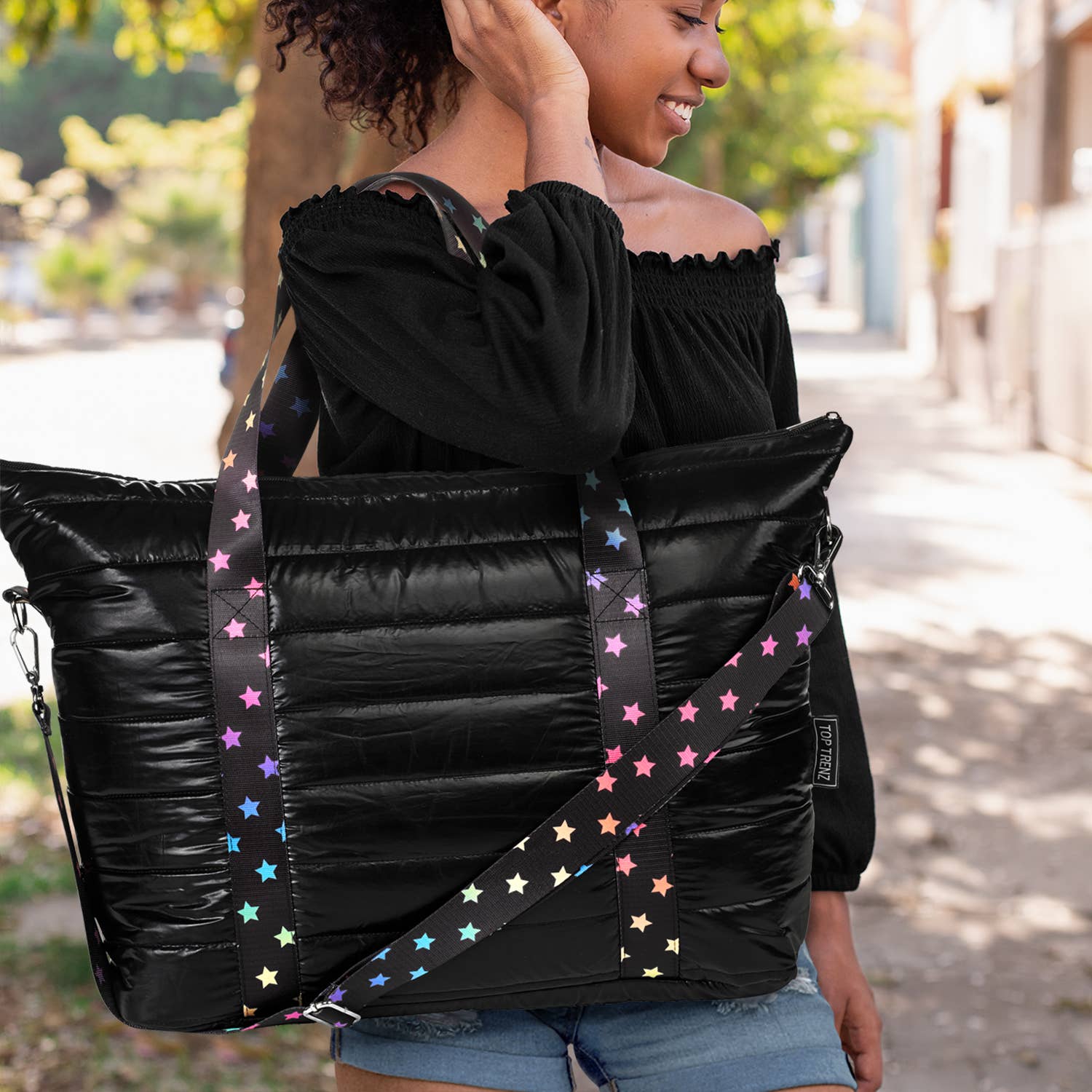 Top Trenz Inc - Wholesale Tote Bag - Women's - Black Puffer Tote  with Scatter Star Strap1