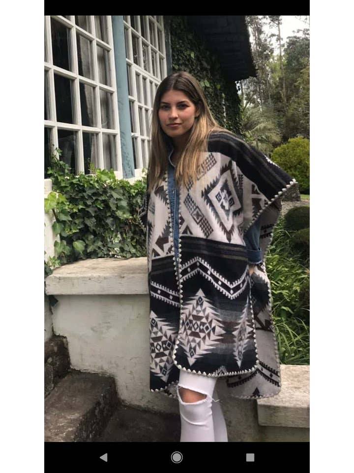 ACHACHAY - Wholesale Poncho - Unisex - Chaska Reversible Shawl