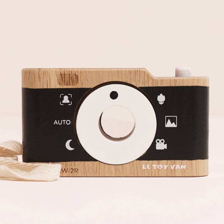 Retro Camera TV115 (pack of 2) lifelike wooden camera for wholesale by Le Toy Van