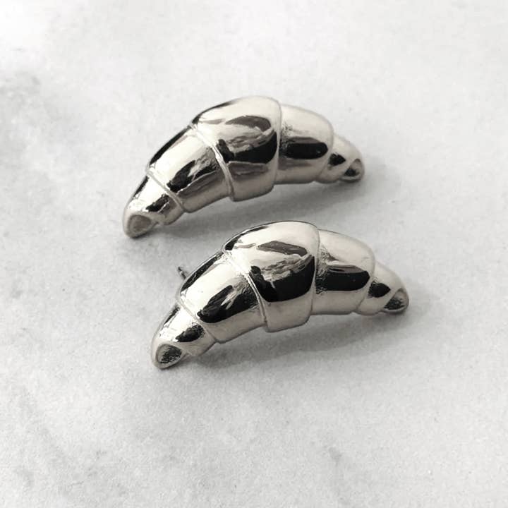 Cassette Barcelona - Wholesale Stud/Post Earrings - Croissant Earrings2
