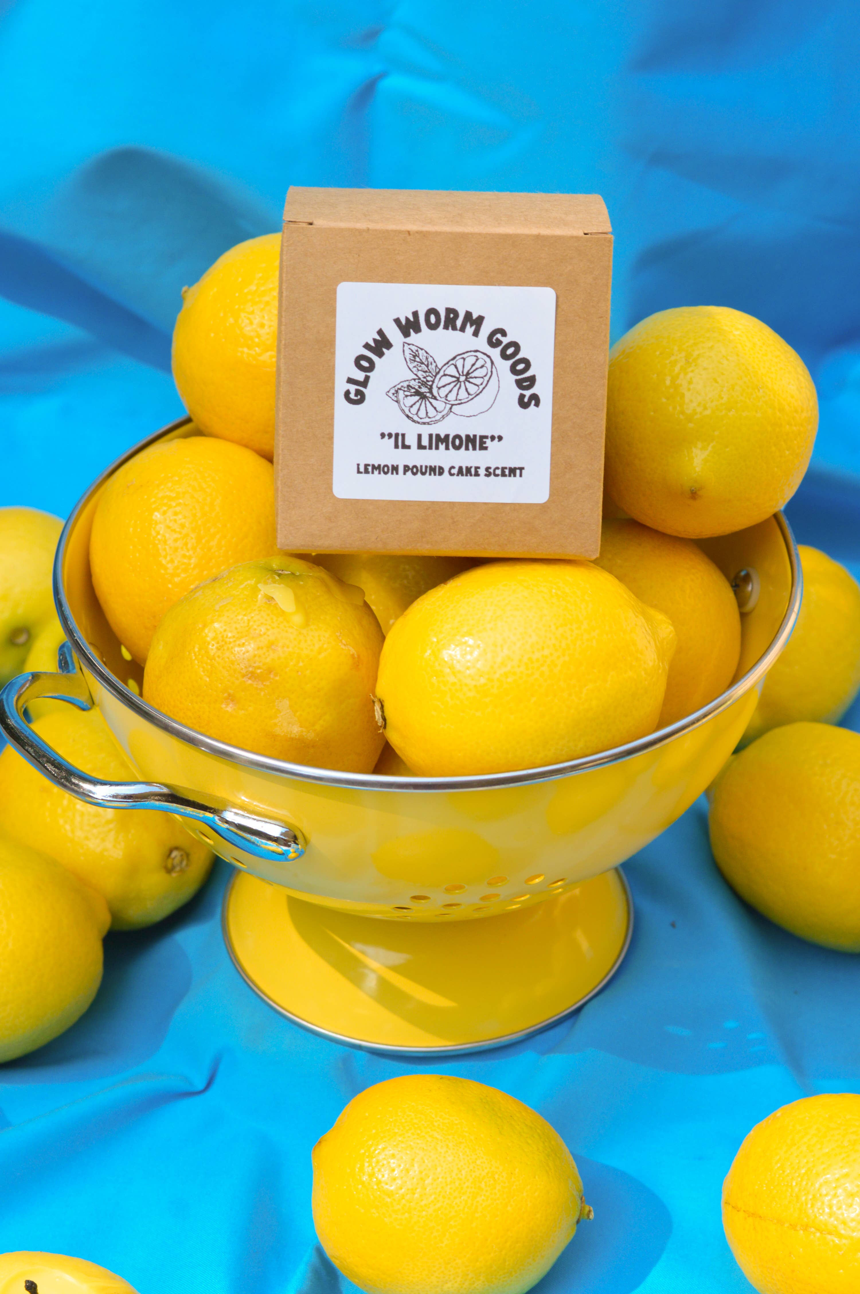 Glow Worm Goods - Venta al por mayor Velas de diseño llamativo - Vela de comida en forma de limón1