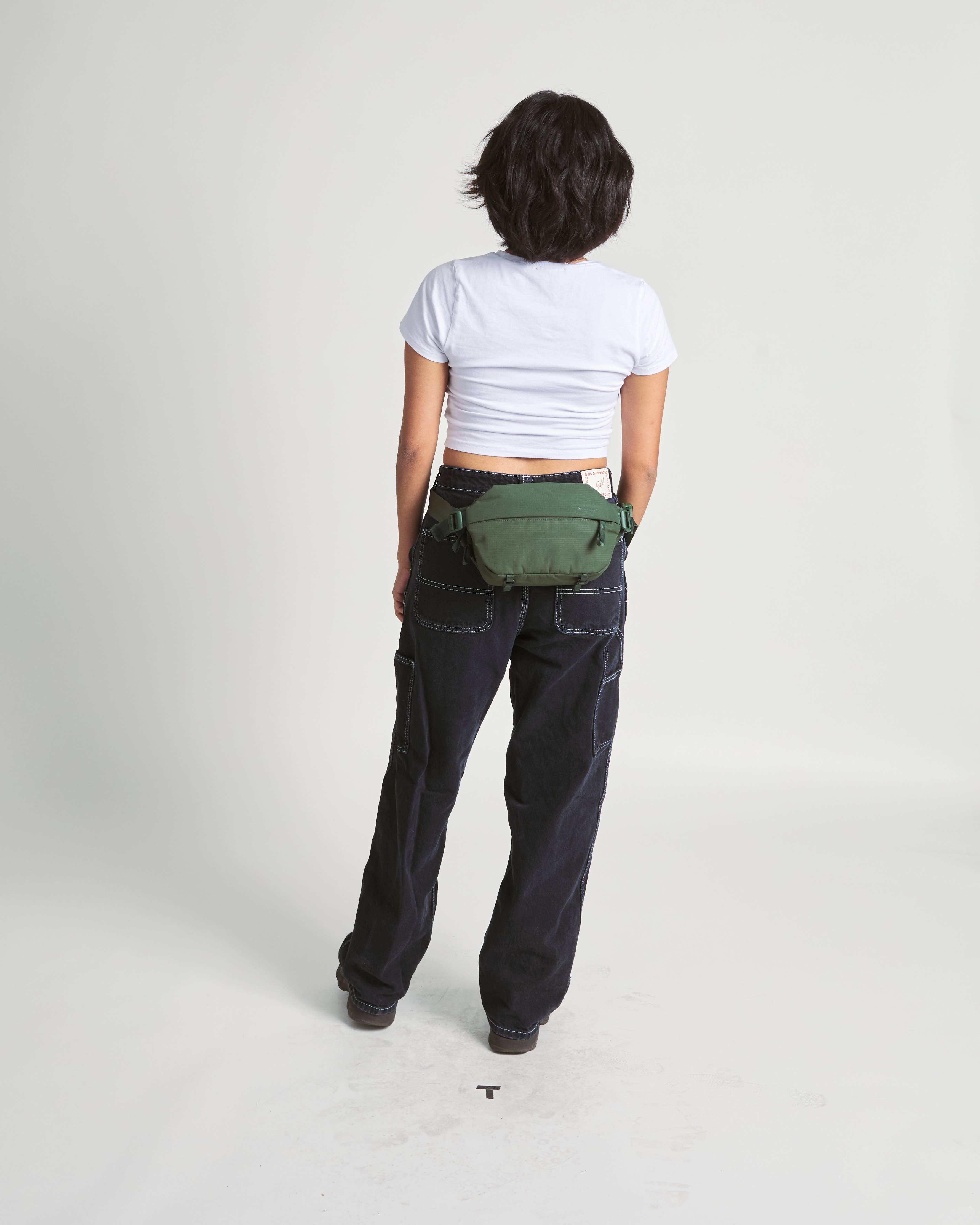 Moment - Wholesale Belt Bag - Unisex - Moment Everything Sling 2L5