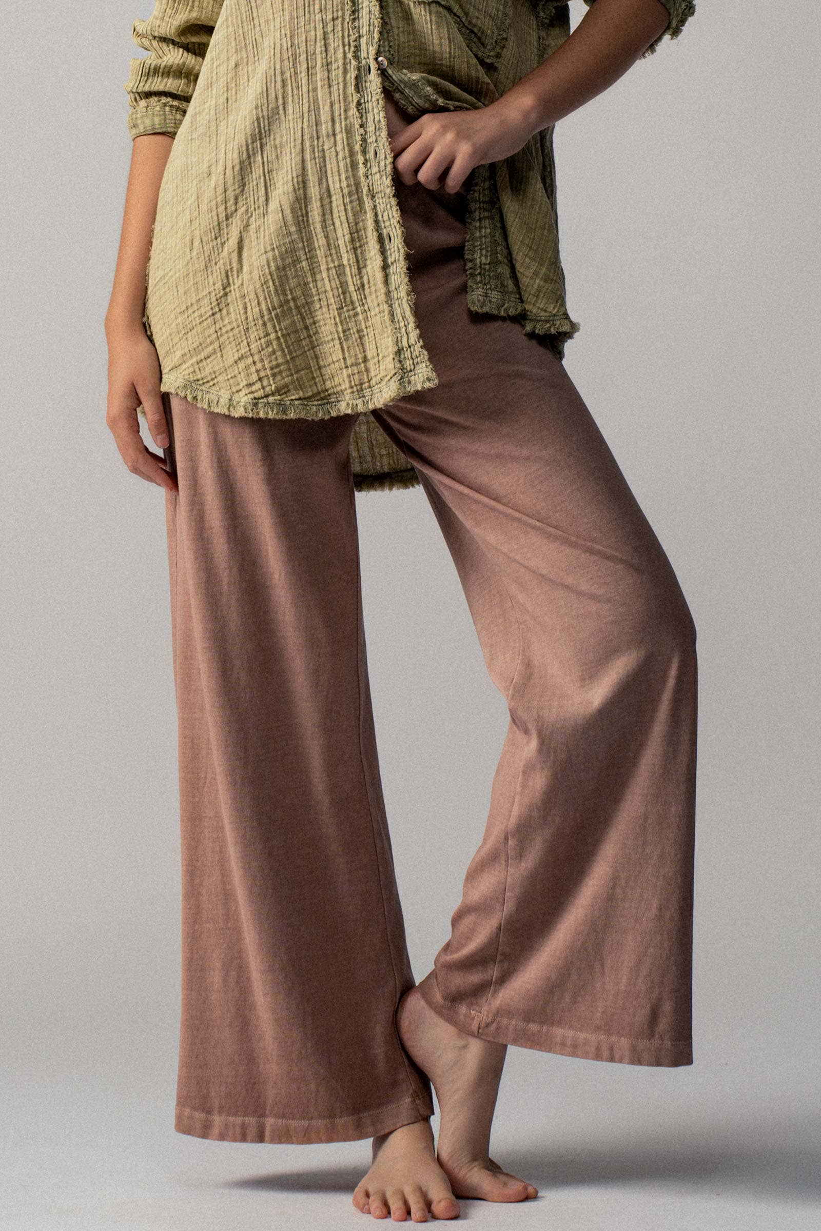 Urban Daizy - Wholesale Pants - Women's - Vintage Wash Cotton Flare Yoga Pants

33