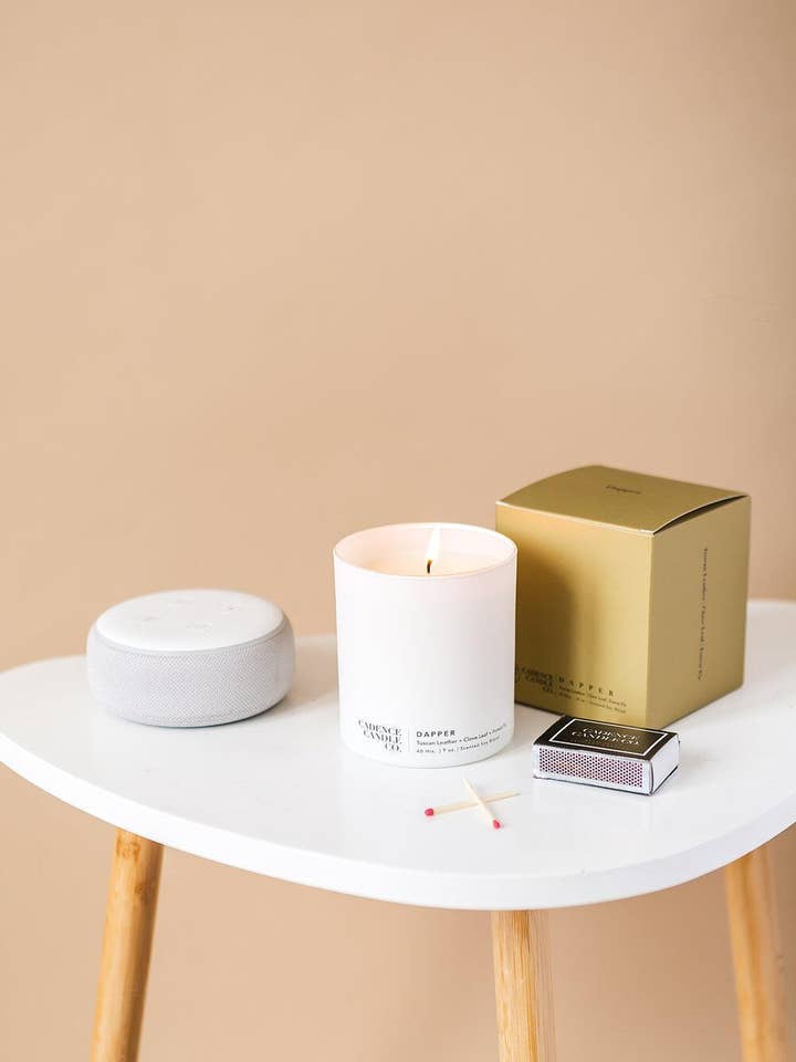 Dapper pour la vente par Cadence Candle Co.