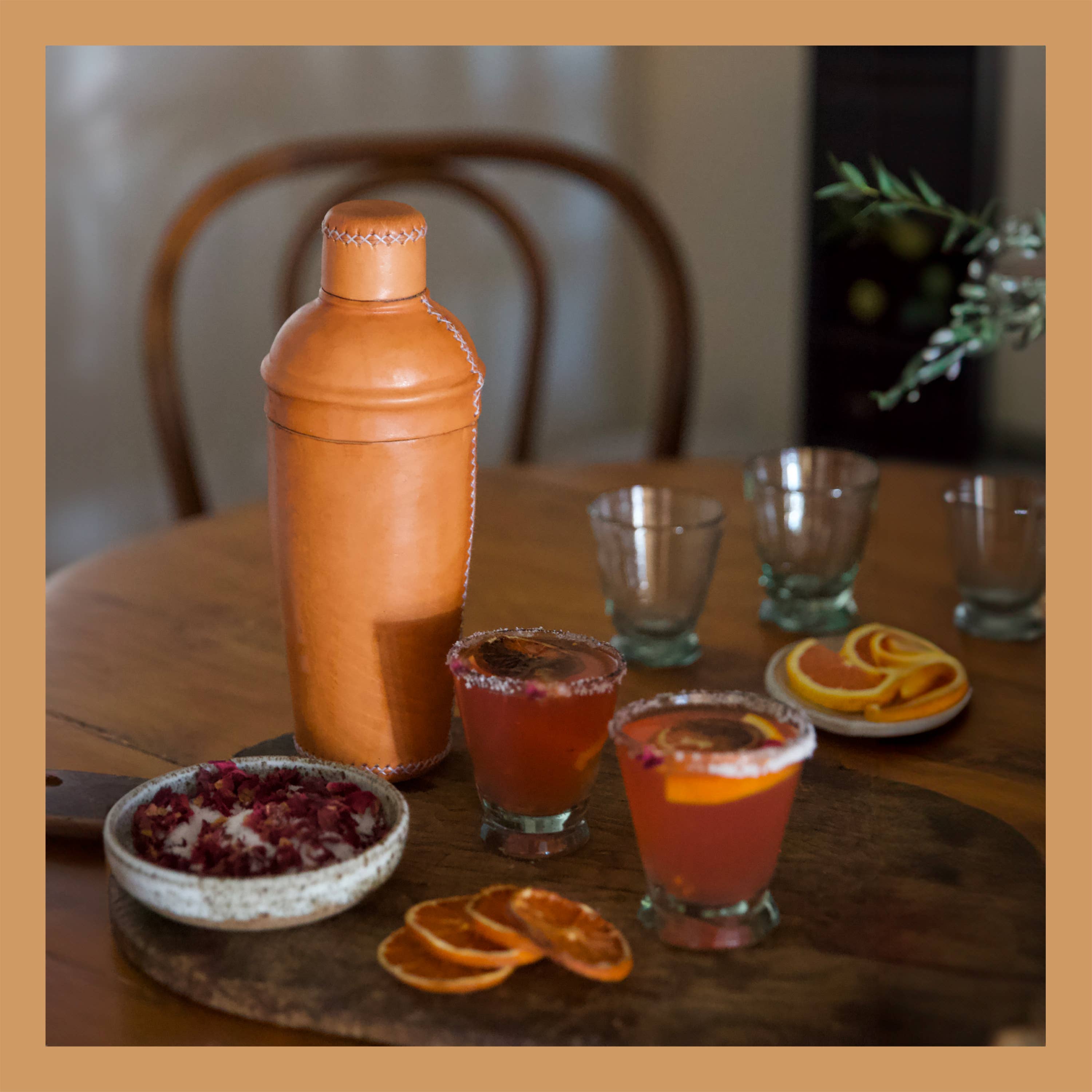 Bati Goods - Wholesale Cocktailshaker - Coctelera | Cocktailshaker met Jigger van leer9