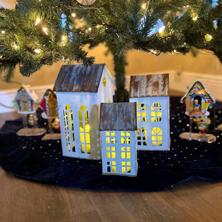 Zeckos - Wholesale Christmas Decoration - Set of 3 White Galvanized Nesting Houses With Rusty Roof1