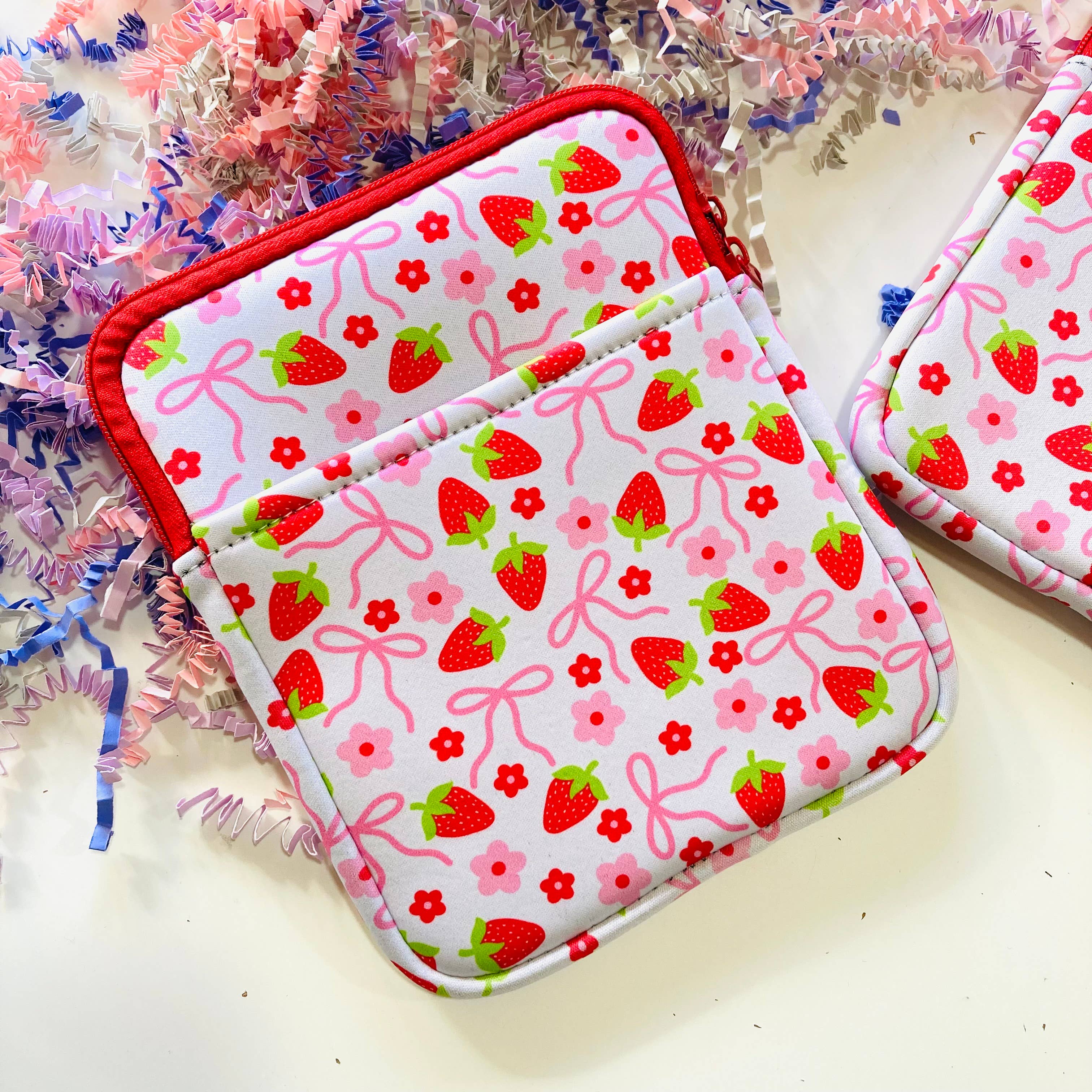 Chapter & Ink - Wholesale Book Cover - Strawberry & Bows E-Reader Book Sleeve1