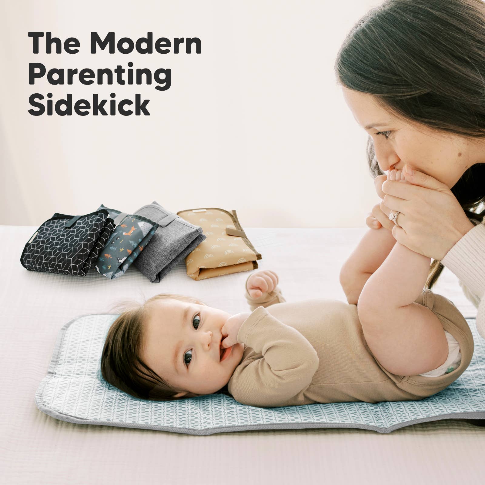 Cinza clássico Mudanças Portátil Swift para Bebé, Troca de Fraldas para venda a revendedores na Faire8