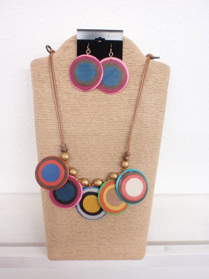 NATURAL CAMEL CORD MULTI BRIGHT ROUND WOOD NECK SET 19813 for wholesale by International Duru's