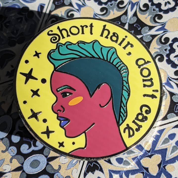 Épinglette en émail dur Spiked Hair Don't Care pour la vente par Cunning Linguist Co.