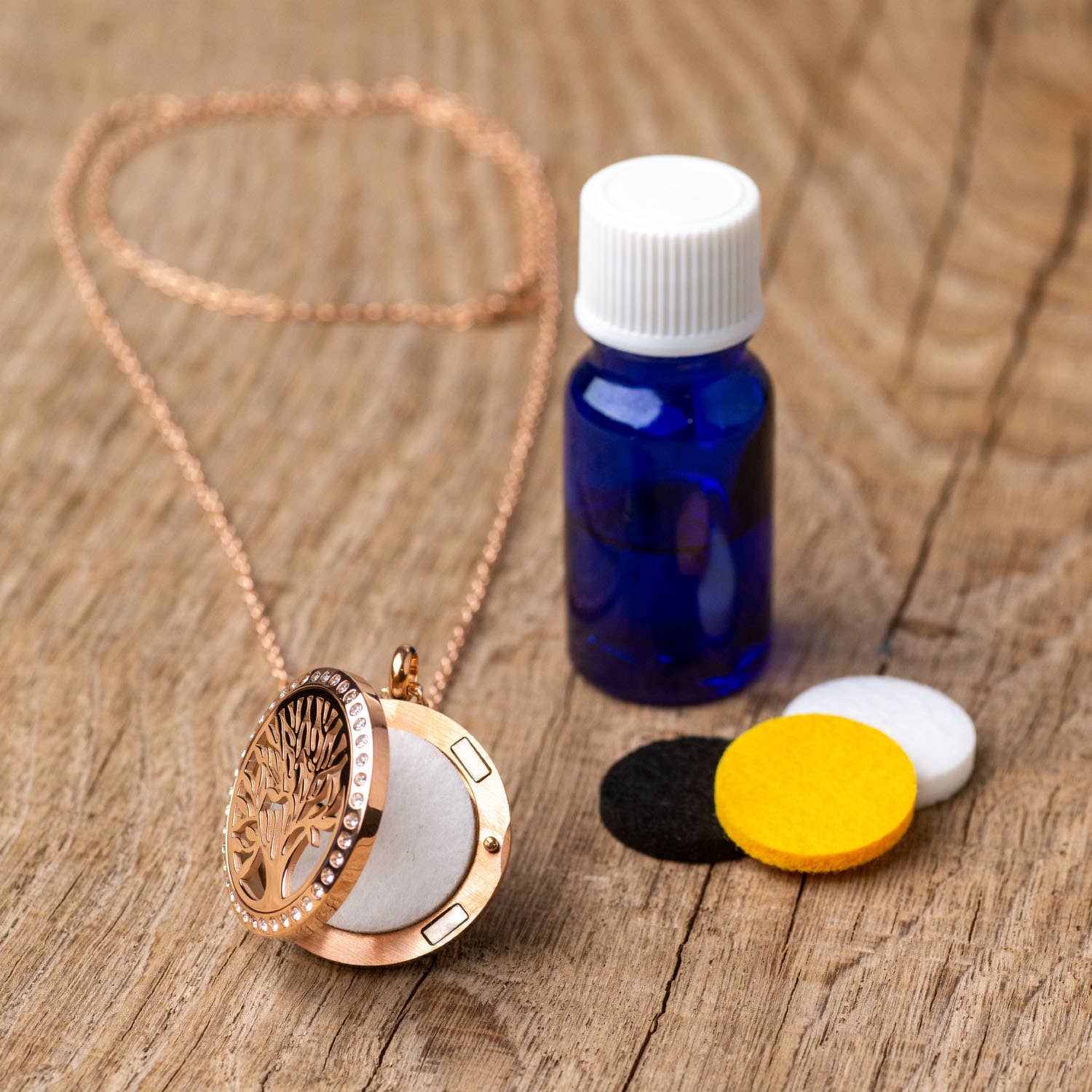 INNOBIZ – wholesale Aromatherapy necklace – Silvae: Aromatherapy Scented Necklace0