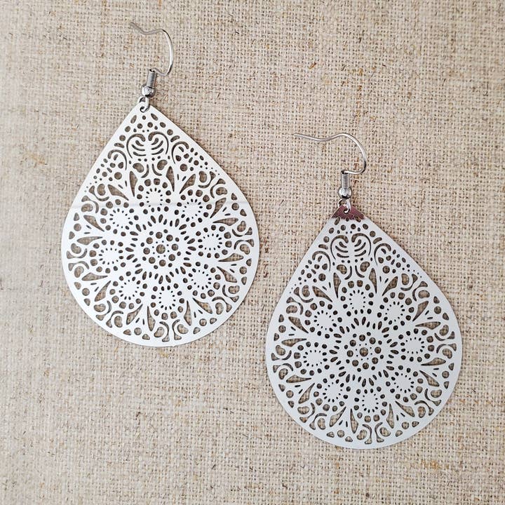 Boucles d'oreilles goutte en filigrane en acier inoxydable pour la vente par Covaly Artisan Jewelry