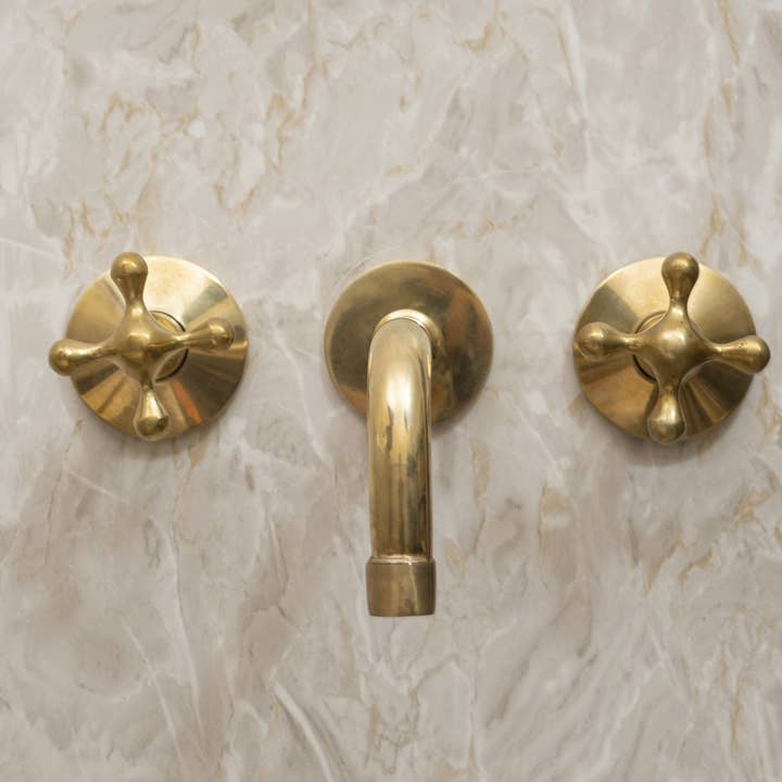 Artihand – Conjunto de acessórios para casa de banho por atacado – Torneira de Casa de Banho em Latão Sem Verniz, Torneira de Parede em Latão Feita à Mão, Torneira de Casa de Banho com Manípulos em Cruz2