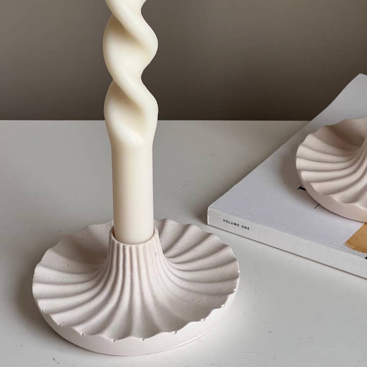 Estelle Studio - Wholesale Candle Holder - Round Jesmonite Candlestick Holder: Elegant Table Decor3