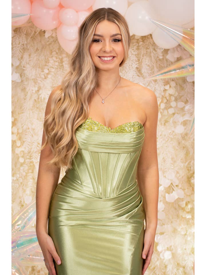 Lara Sage for wholesale on Faire7