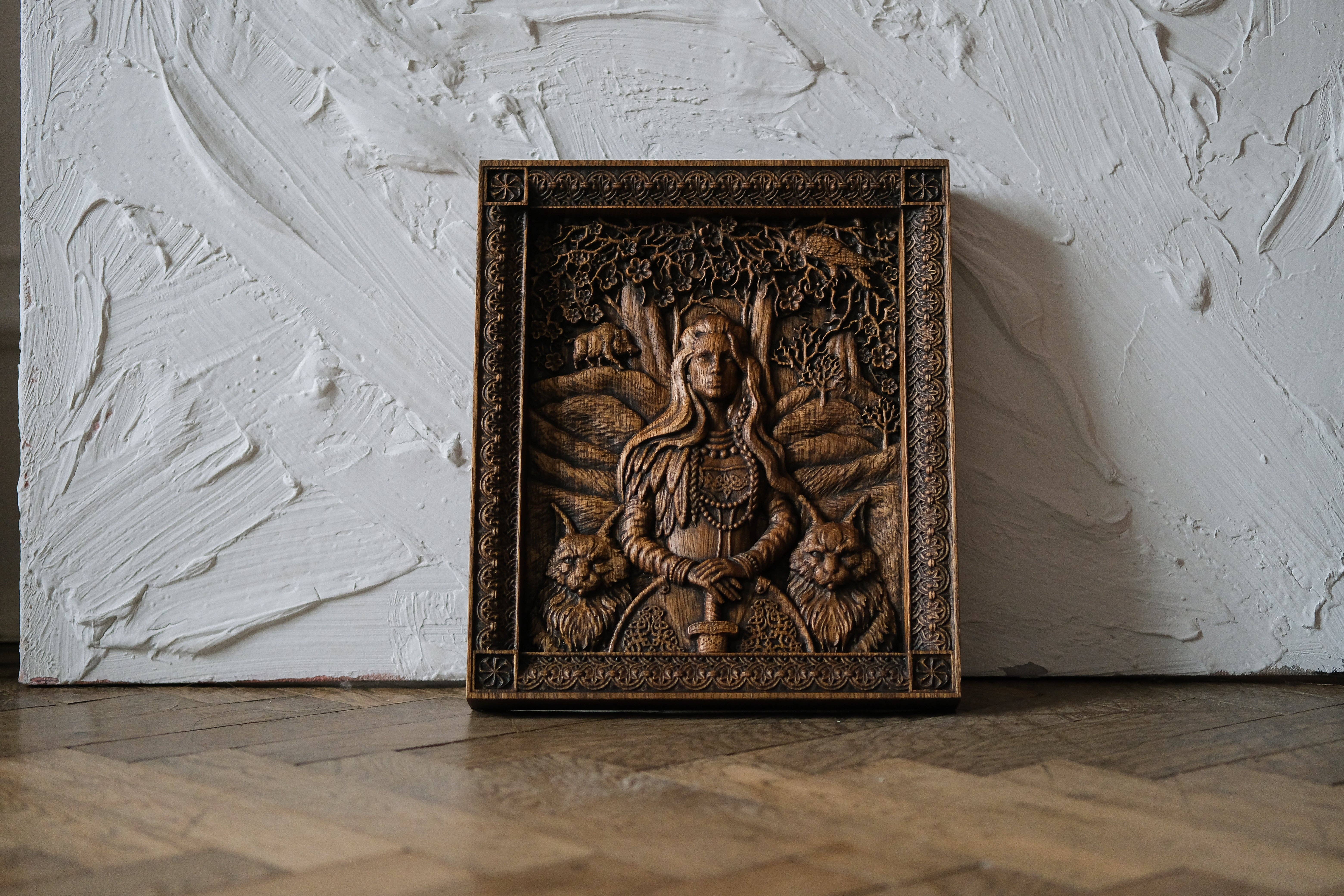KozakWorkshop - Vente Décoration murale - Tableau mural en bois sculpté déesse scandinave Freyja4