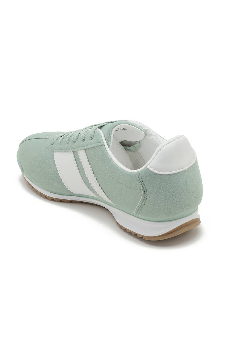 Joia Paris - Wholesale Lifestyle Sneakers - Women's - Women's casual sneakers with contrasting stripes X-25025