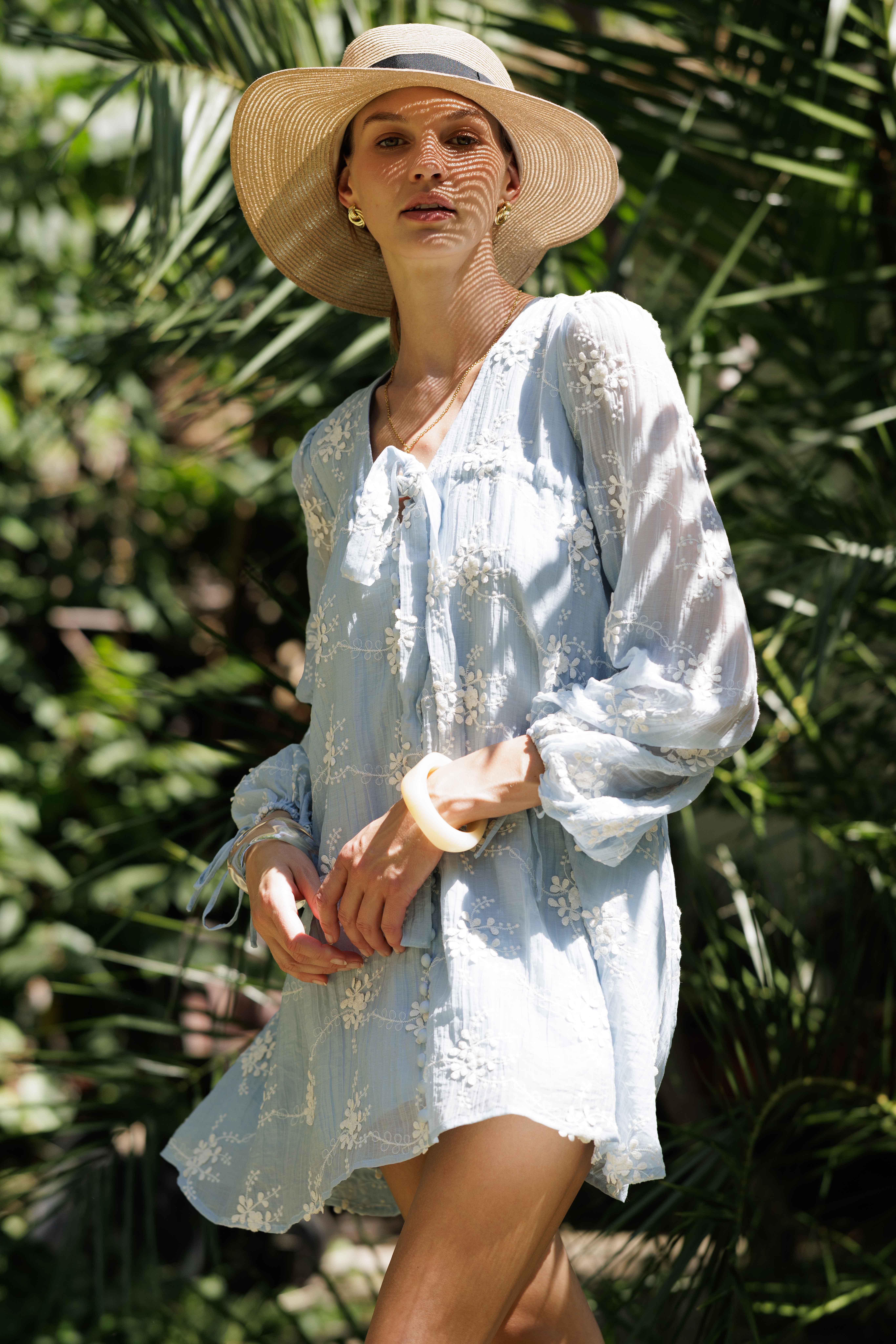 Endless Blu - Venta al por mayor Vestido - Mujer - Vestido Mini de Flores Transparente con Mangas Abullonadas LD167818