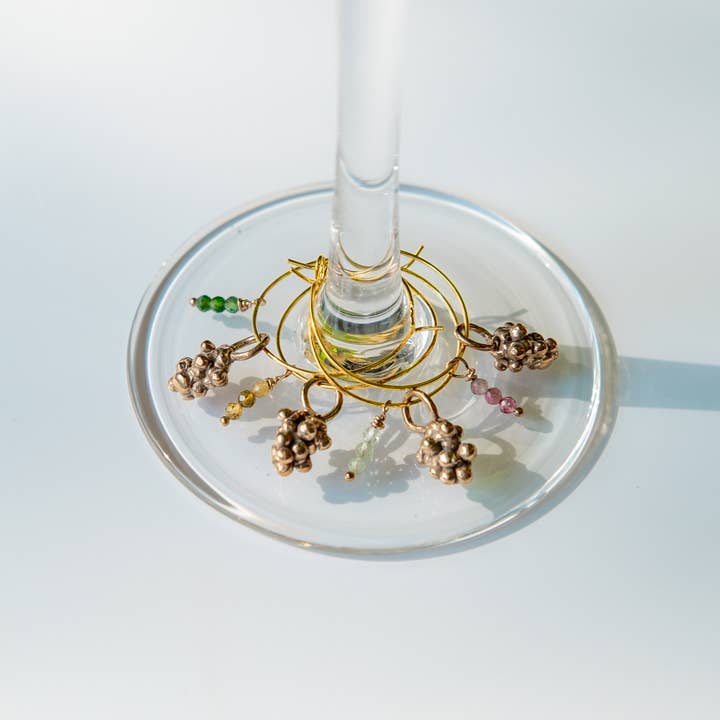 Las Lobas - Wholesale Wine Charm - Dionysus Wine Charms1