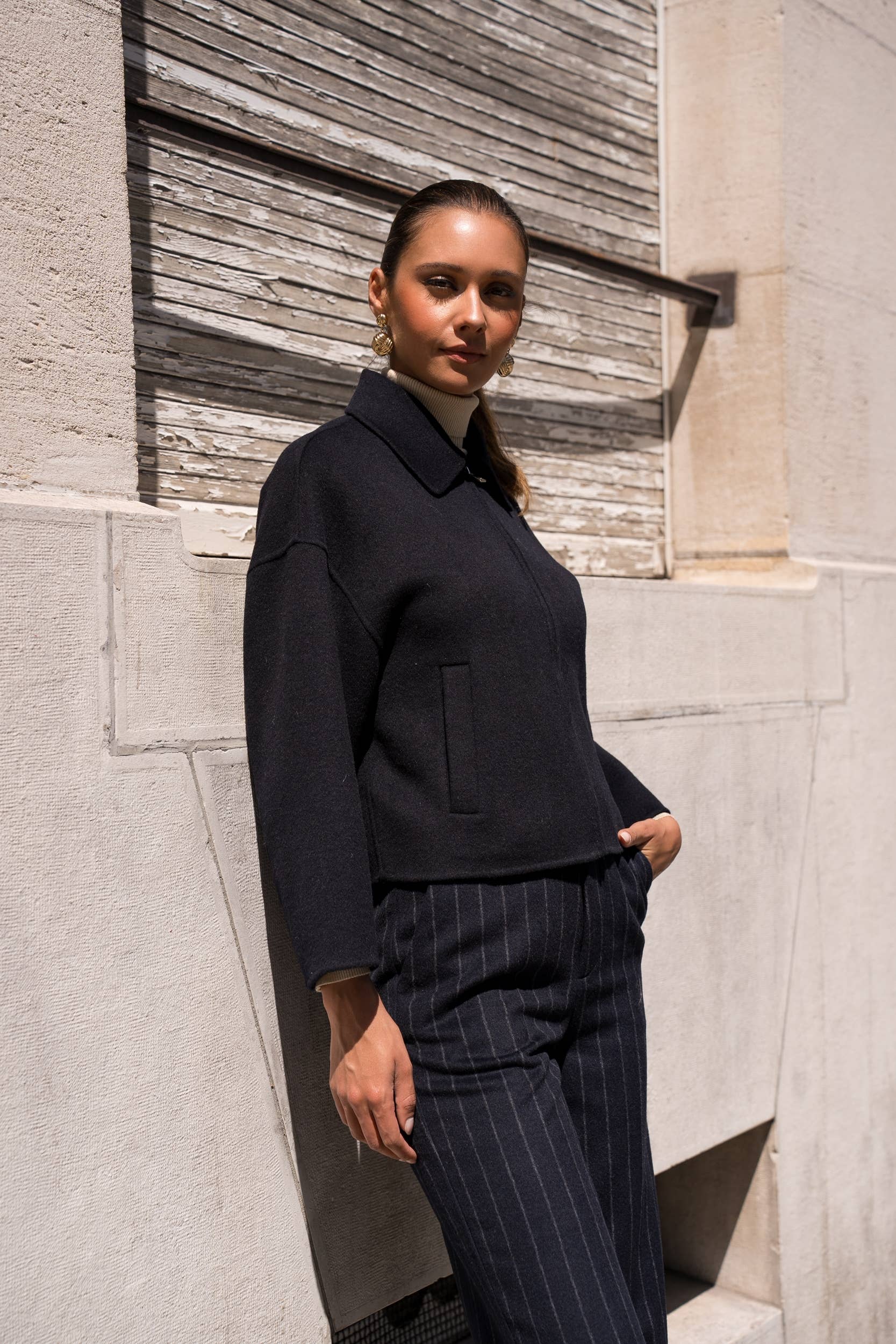 Attentif Paris - Wholesale Coat - Women's - Hand-sewn short coat in blended wool with zip closure35