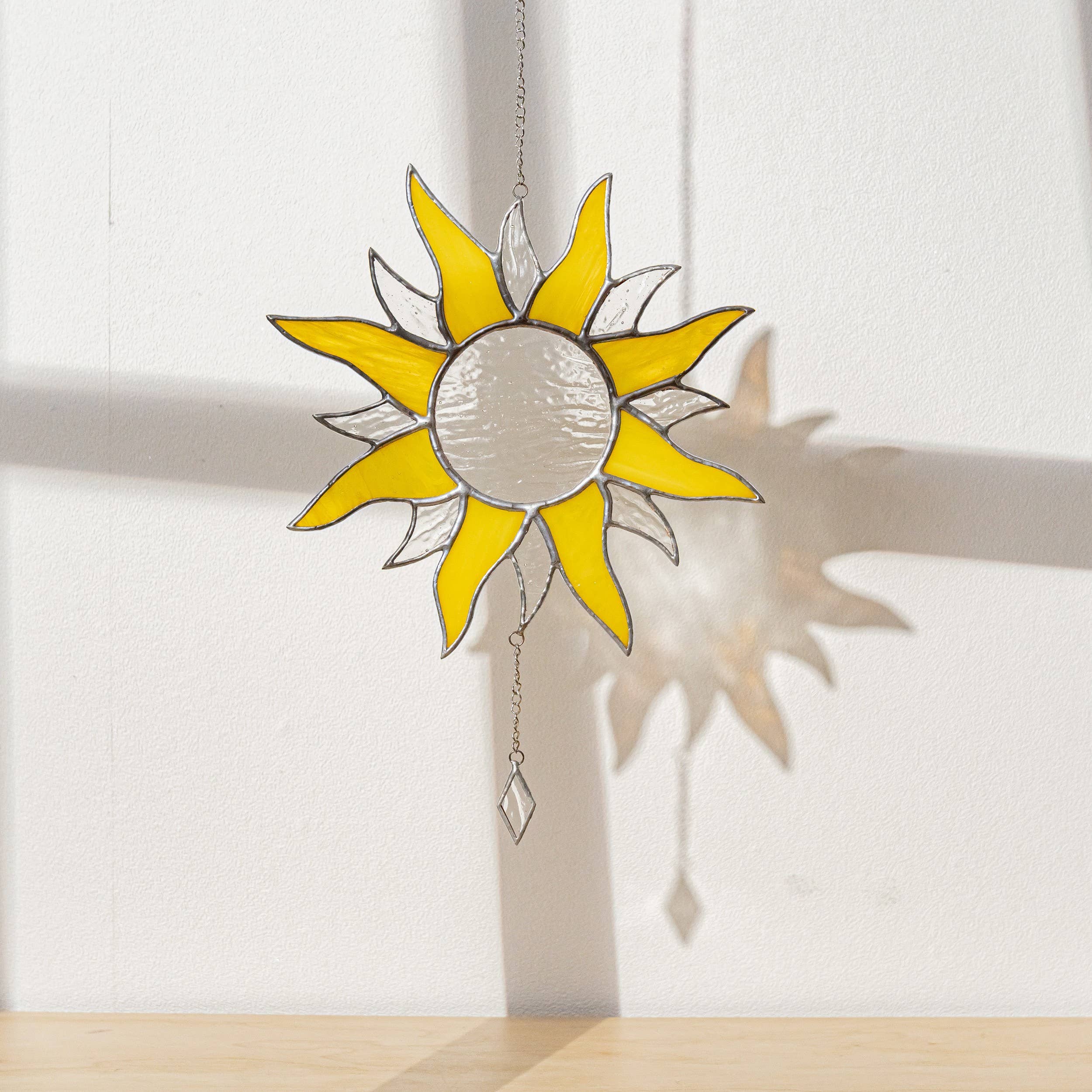 MondoBellissimo – wholesale Suncatcher – Stained Glass Sun F1813