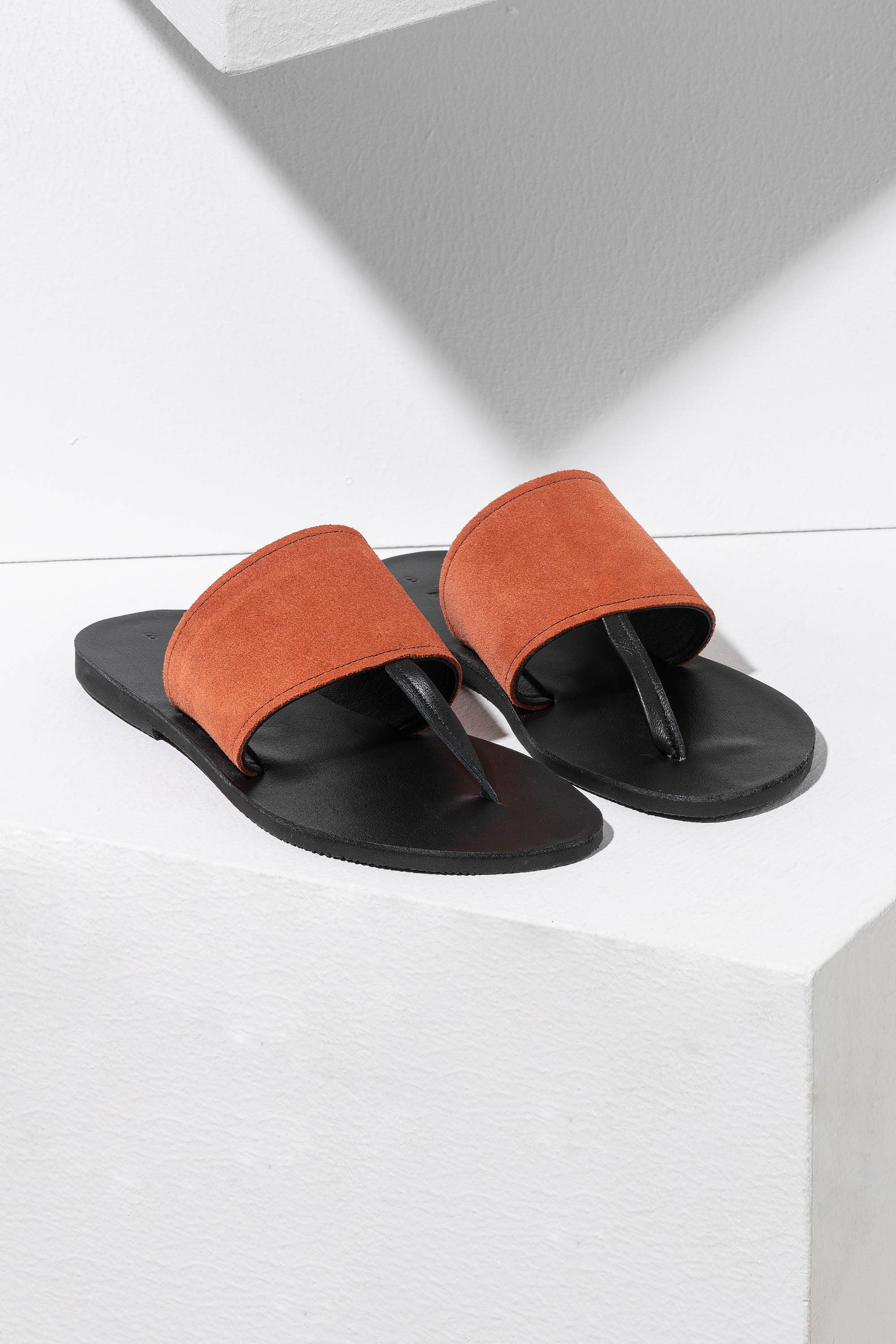 ANA KOUTSI - Wholesale Sandals - Women's - Elli soft sandals in coral1