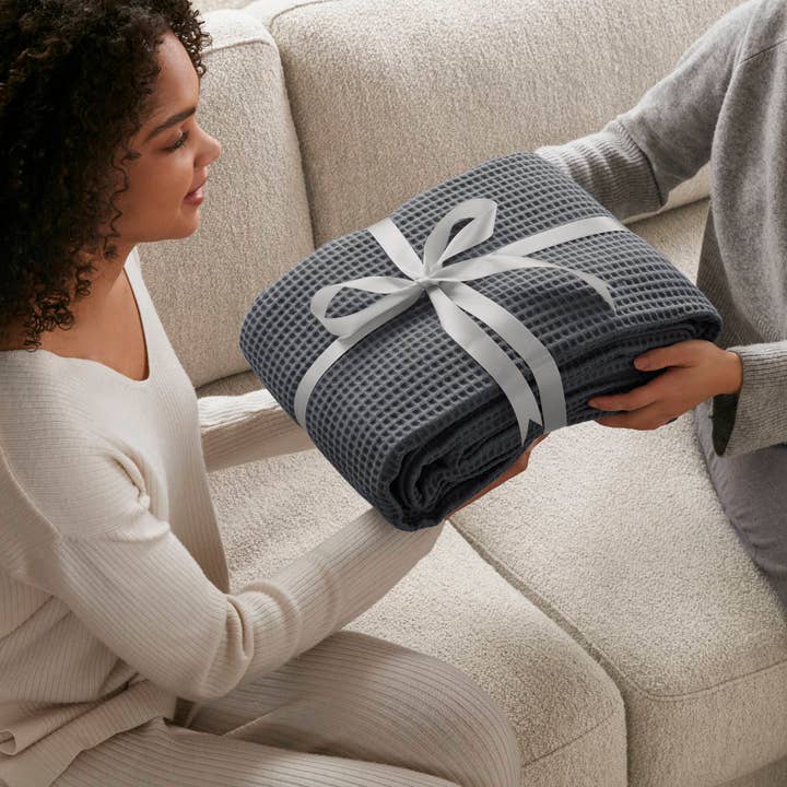 Olliix - Wholesale Bedding Blanket - Soft Cotton Waffle Weave Blanket, Dark Grey5