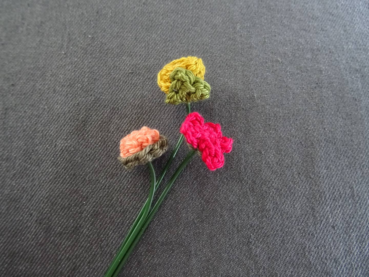 Knuffelsenzo - Wholesale Artificial Flowers - Mini bouquet, 3 flowers5