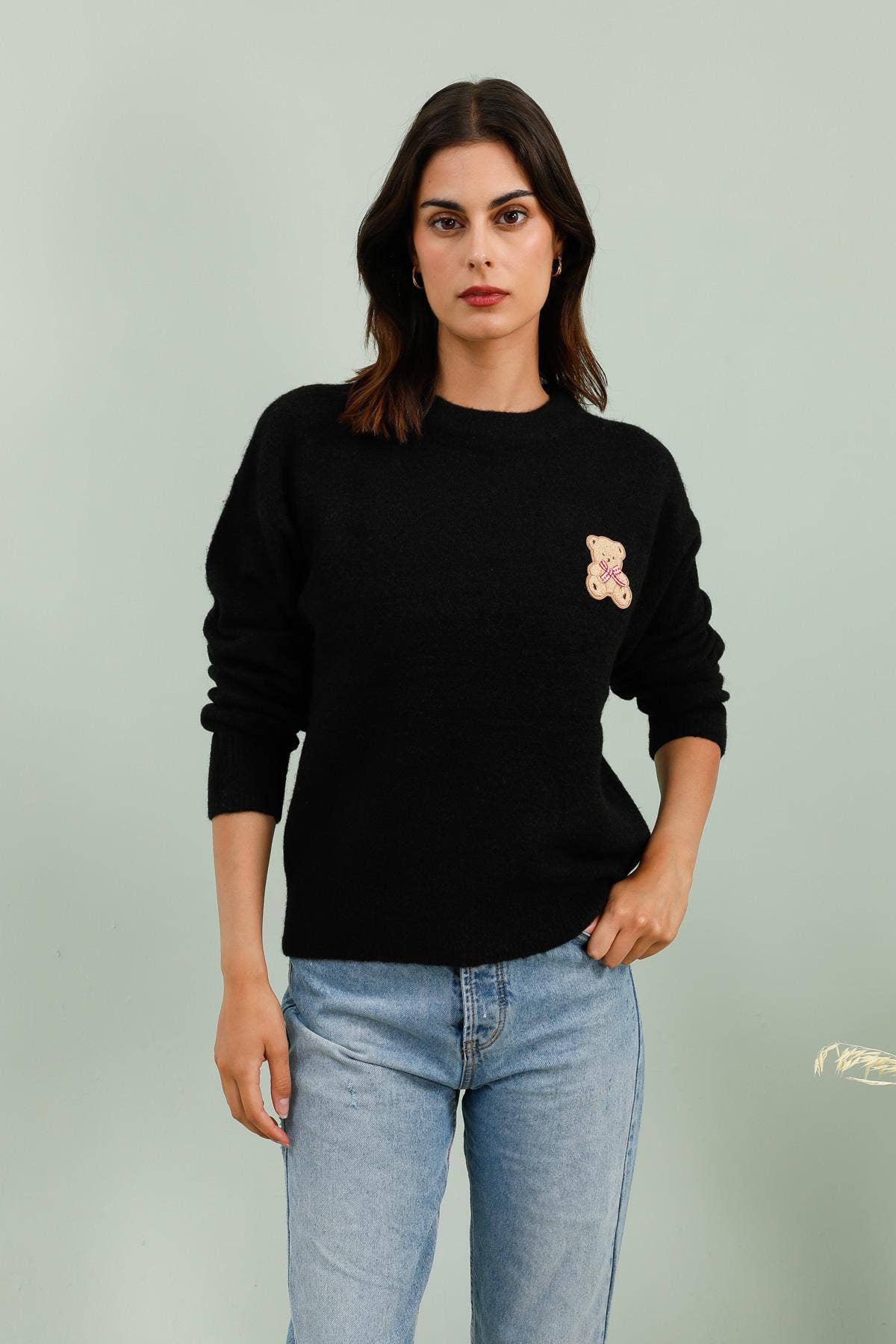 MOOYA – Großhandel Strickpullover – Damen – Einfarbiger Strickpullover mit Rundhalsausschnitt und Teddybär-Detail SCF0026